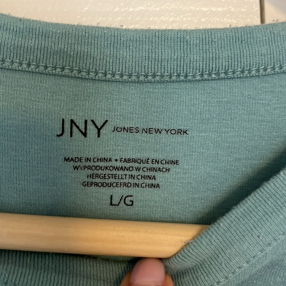 Woman’s straight fit teal t-shirt - Picture 3 of 4